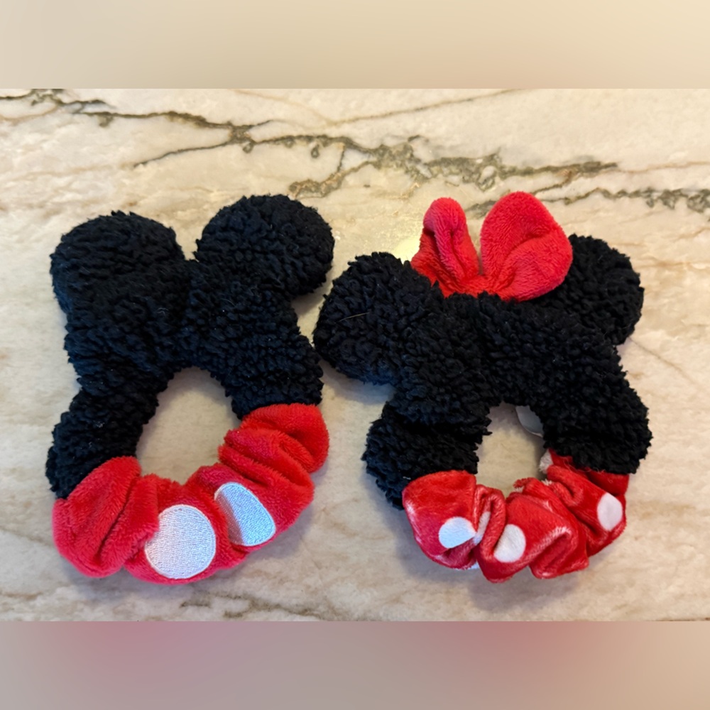 Mickey Mouse Bag and Scrunchie Bundle - Picture 8 of 16
